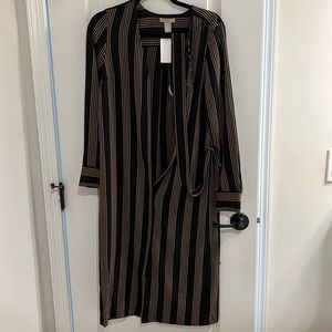 H&M black and gold striped button down shirt